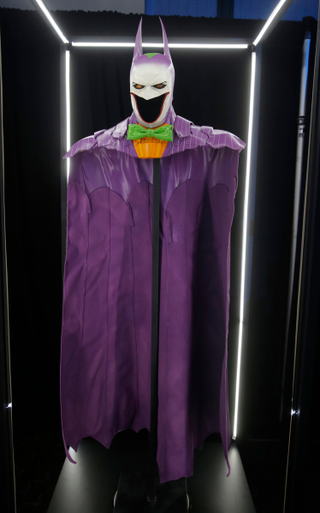 Illustration for article titled Batman Gets Weird When Artists Redesign His Cape and Cowl